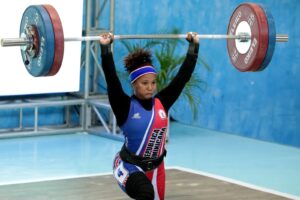 Lee más sobre el artículo La Dominicana Nathalia Novas quedó fuera del pódium en la prueba de 59 kilos femeninos. Novas tuvo 89 kilos en arranque y 109 en el envión, para un total de 198 kilos.